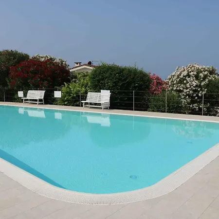 With Pool In Bardolino-gardasee 57775 Appartamento