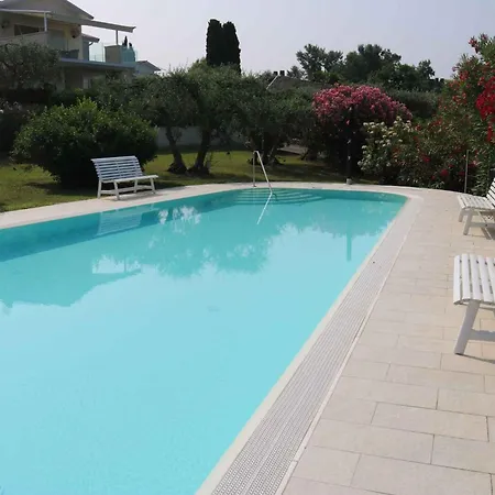 With Pool In Bardolino-gardasee 57775 Appartamento