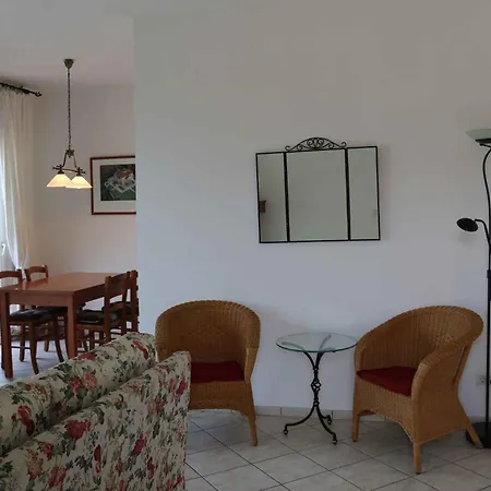 With Pool In Bardolino-gardasee 57775 Appartamento